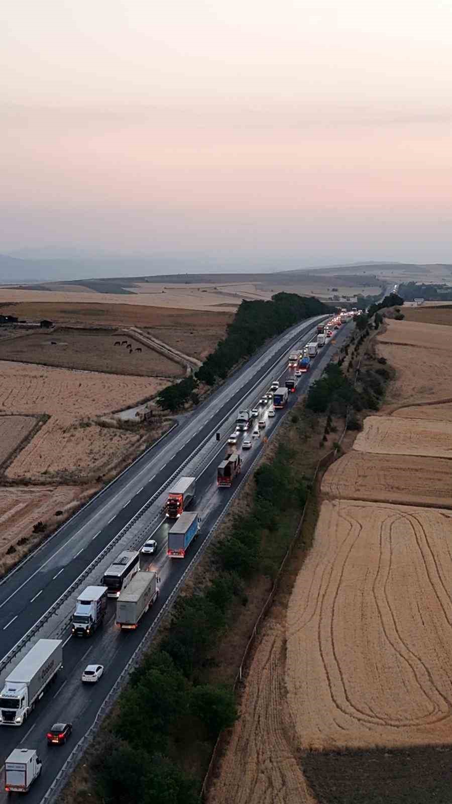 Eskişehir-Bozüyük karayolunda trafik durma noktasına geldi 