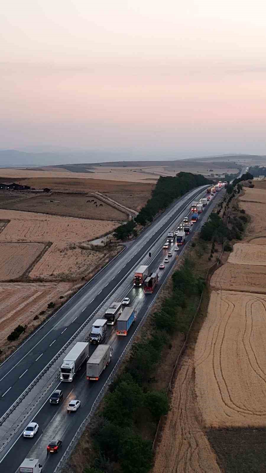 Eskişehir-Bozüyük karayolunda trafik durma noktasına geldi 