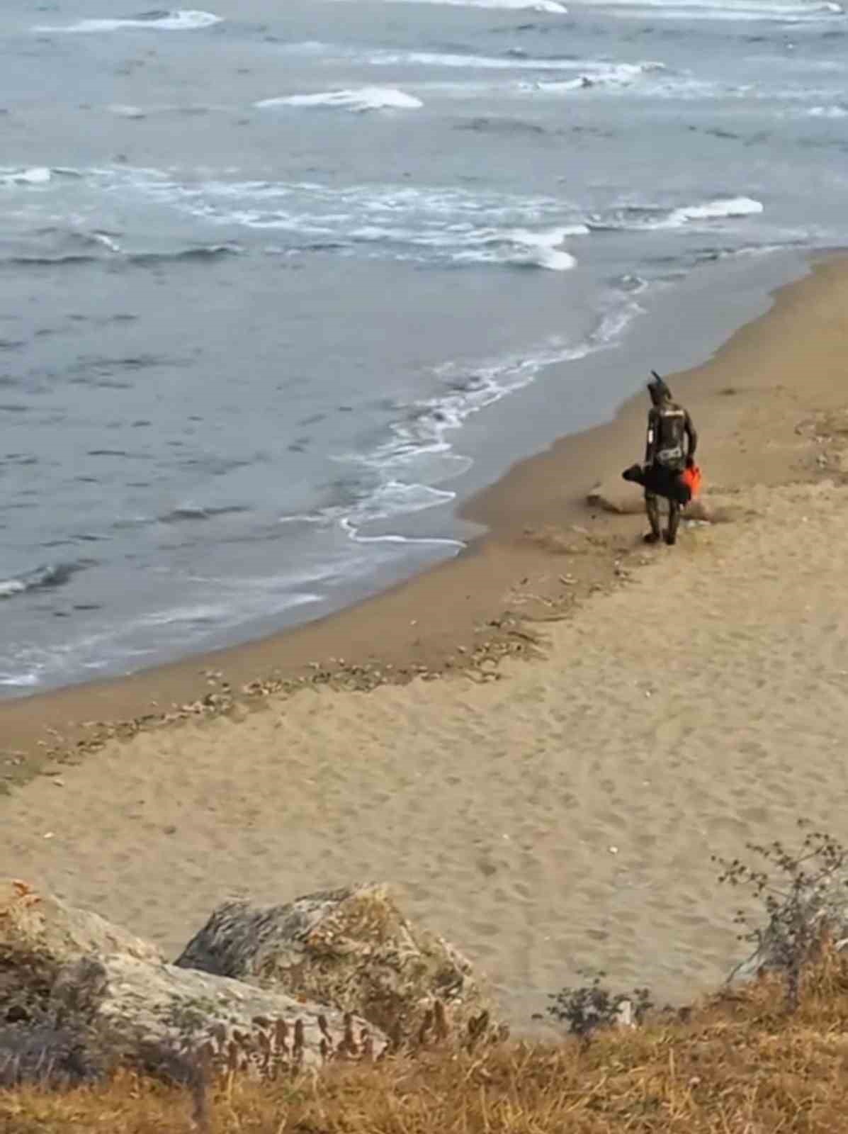 Denizde boğulma tehlikesi geçiren 2 kişi kurtarıldı, 1 kişi kayboldu 