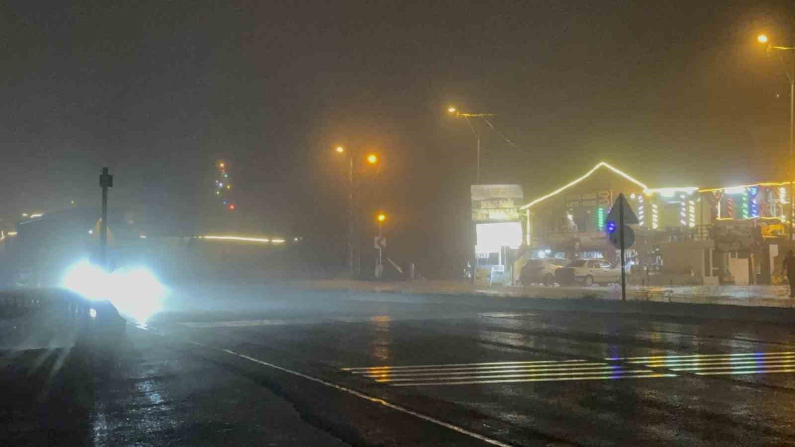 Düzce’de sis etkili oldu, yaz ortasında görüş mesafesi 10 metreye düştü 
