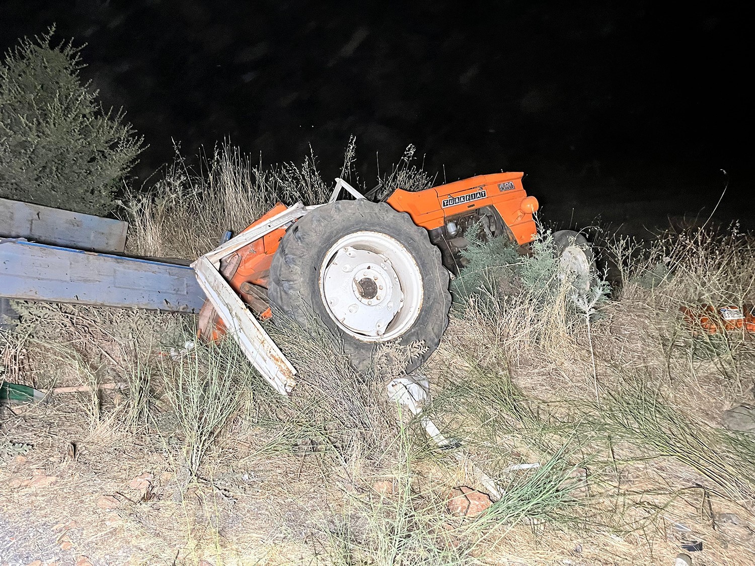 Hafriyat kamyonu traktöre arkadan çarptı: 1 ölü, 1 yaralı 