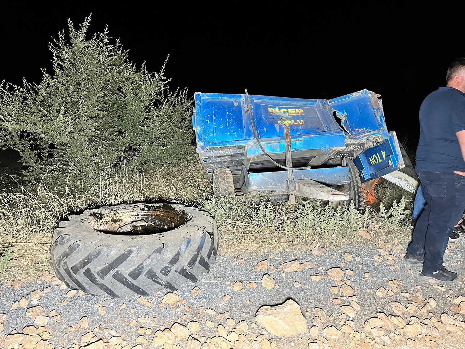 Hafriyat kamyonu traktöre arkadan çarptı: 1 ölü, 1 yaralı 
