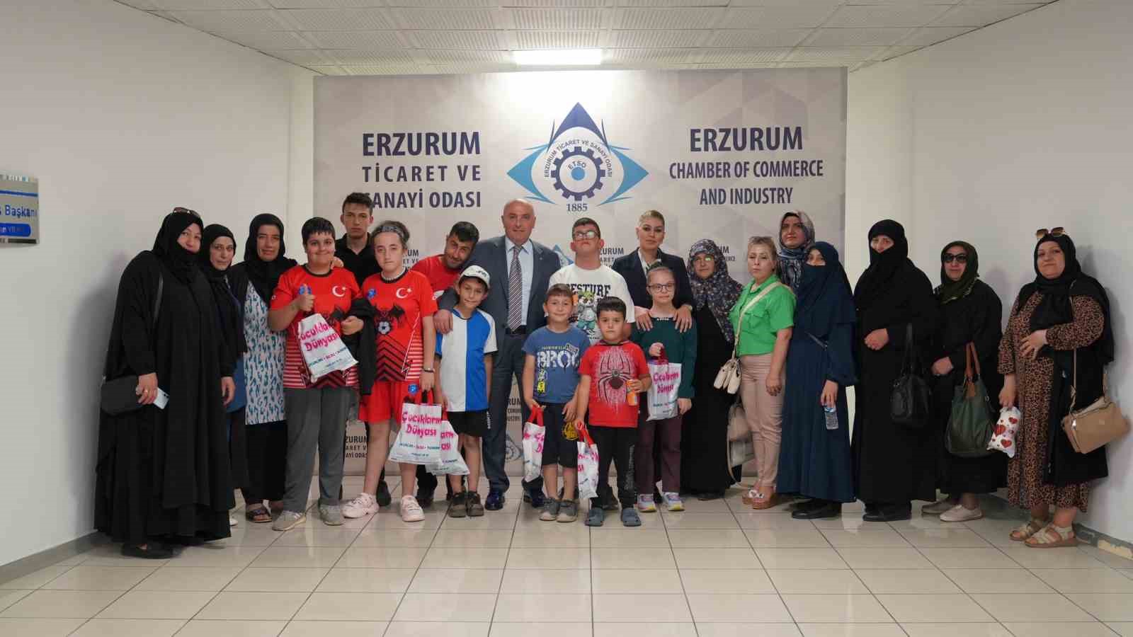Başkan Özakalın özel sporcular ve aileleriyle buluştu 
