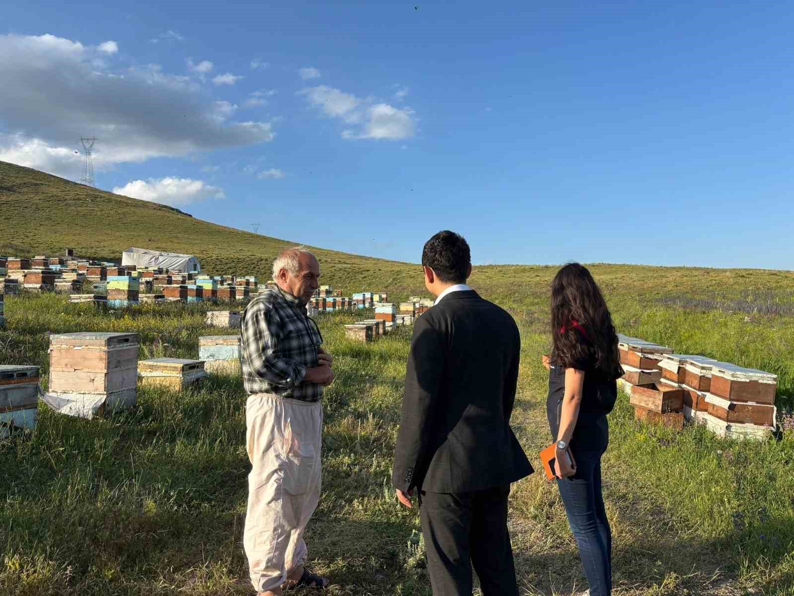 Kaymakam Tutal’dan arıcıya ziyaret 