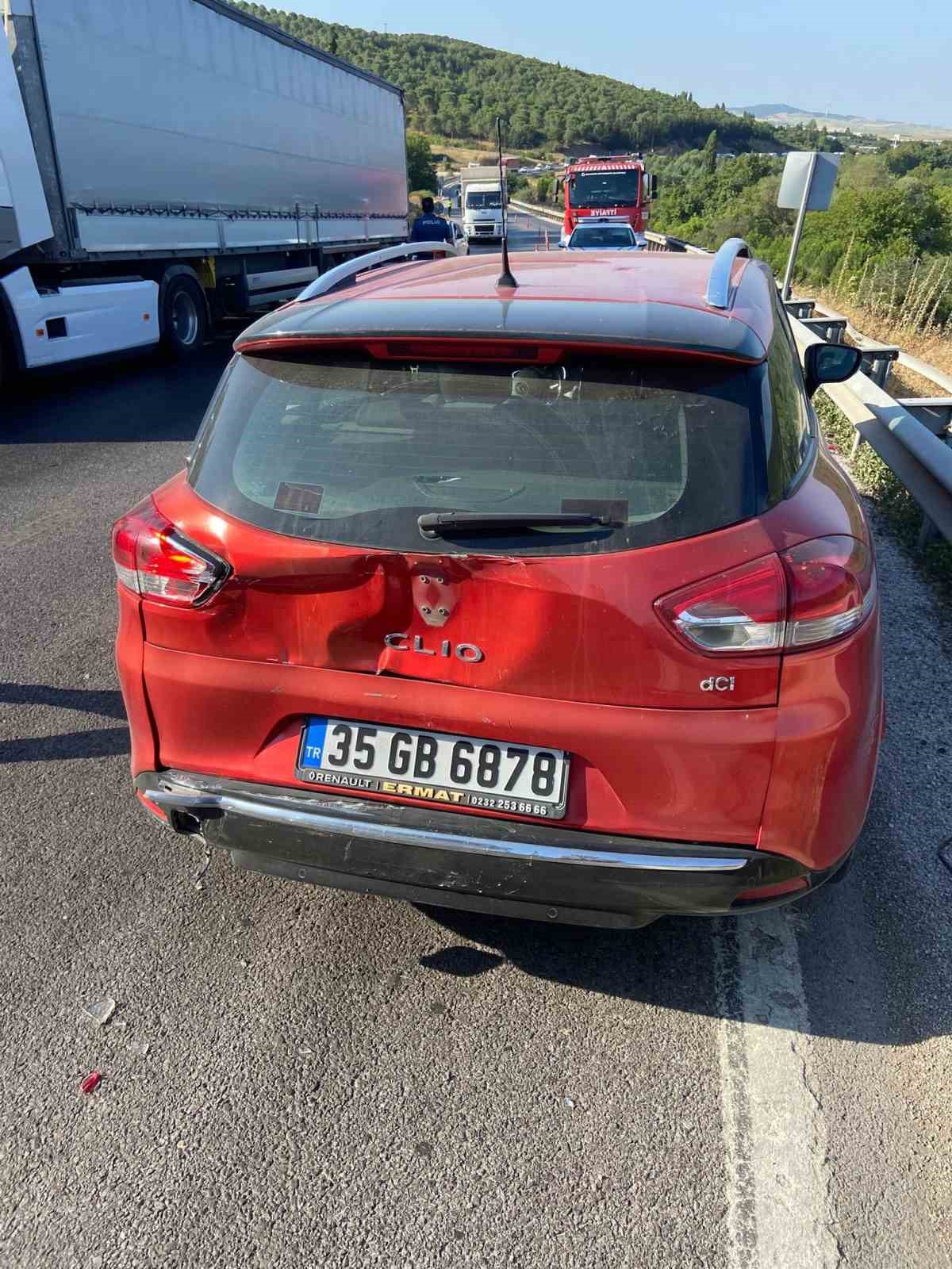 Balıkesir-Bursa Karayolu’nda zincirleme kaza: 6 araç birbirine girdi 