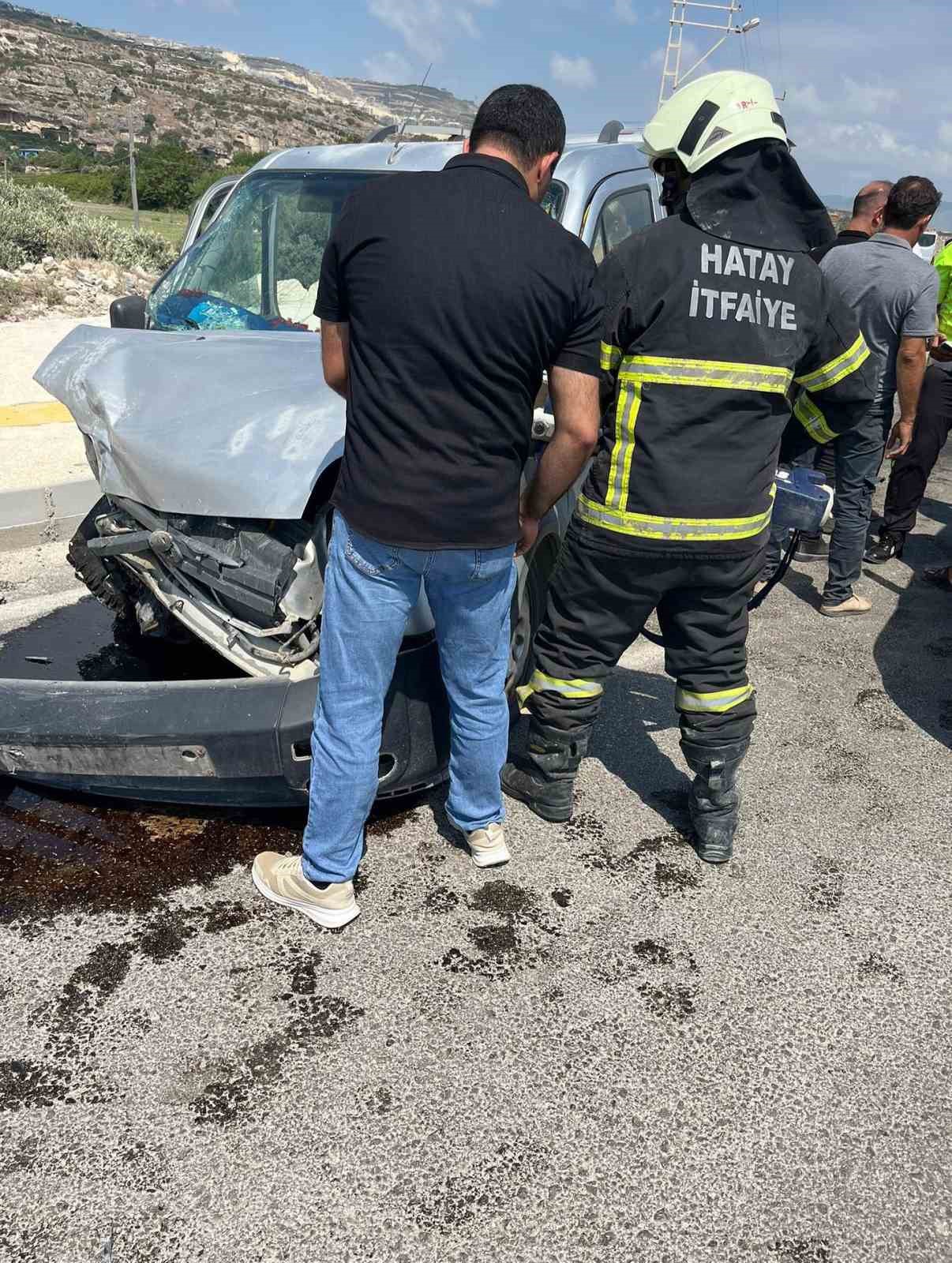 Samandağ’da trafik kazası: 3 yaralı 