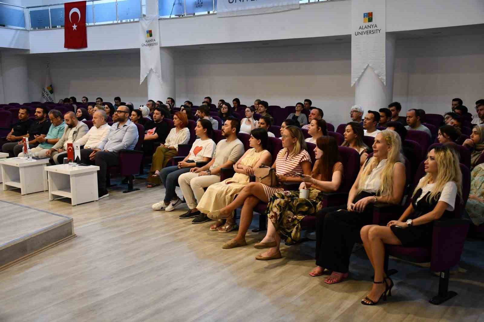 Alanya Üniversitesi’nde 15 Temmuz darbe girişimi ve demokrasinin zaferi anlatıldı 