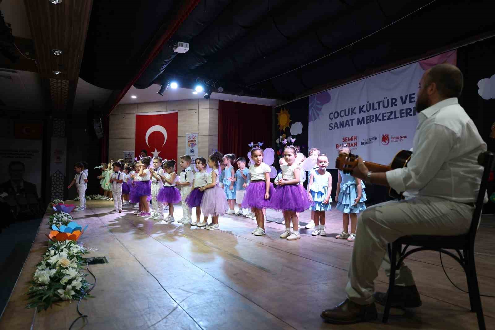 Yunusemreli miniklerden unutulmaz yıl sonu gösterisi 