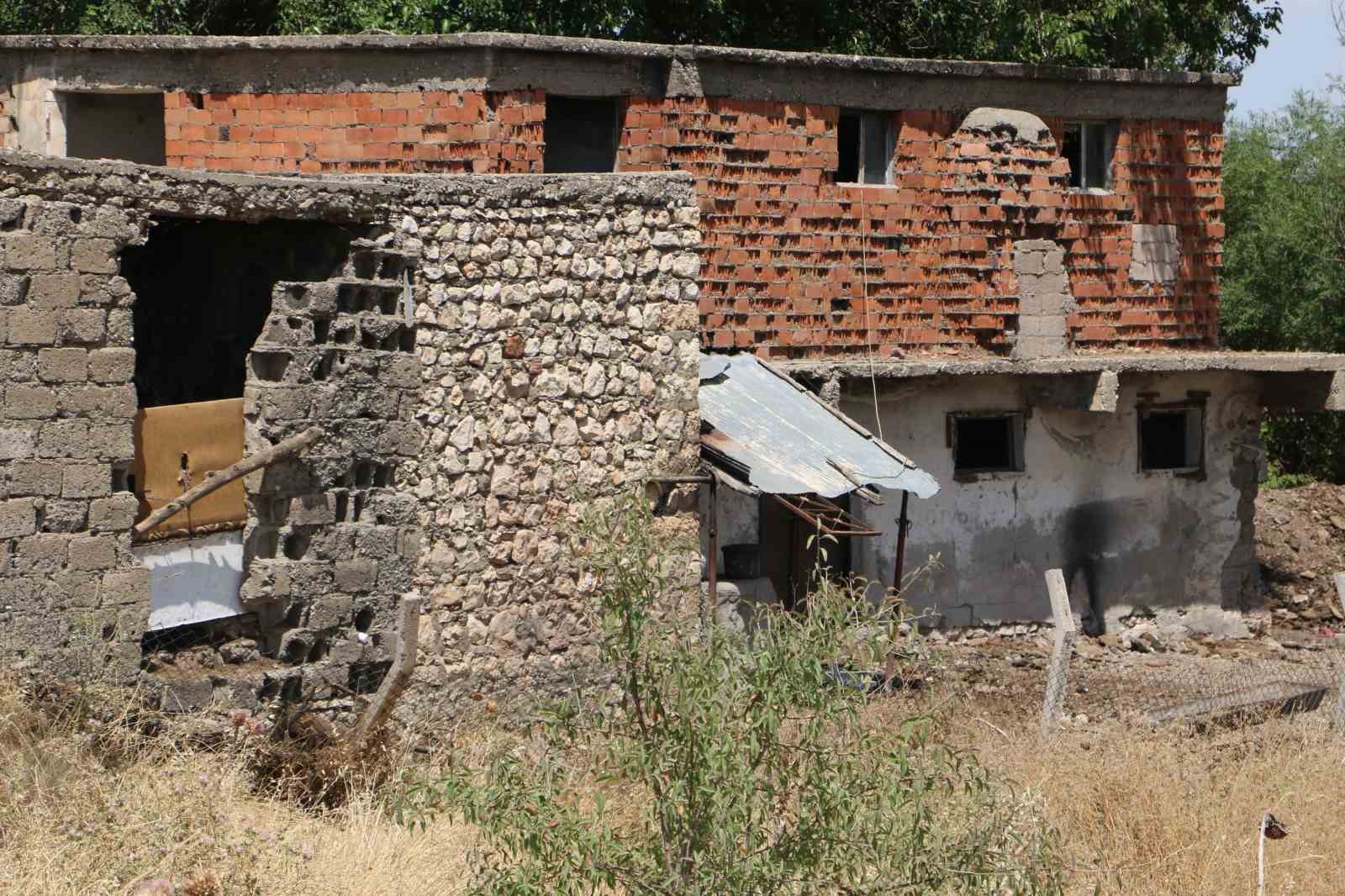 İHA, PKK’nın kurulduğu barakayı görüntüledi 