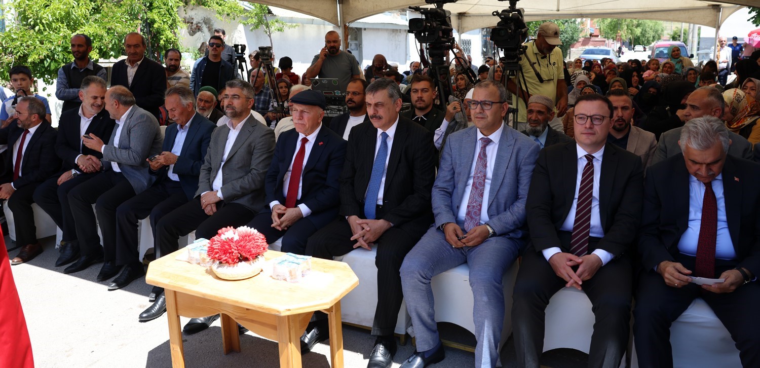 Ucuz ve ekonomik alışverişin adresi halk pazarı dördüncü şubesini sanayide açtı 