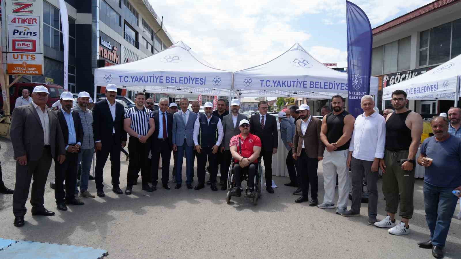 Sanayide usta, kalfa ve çıraklar bileklerini konuşturdu 