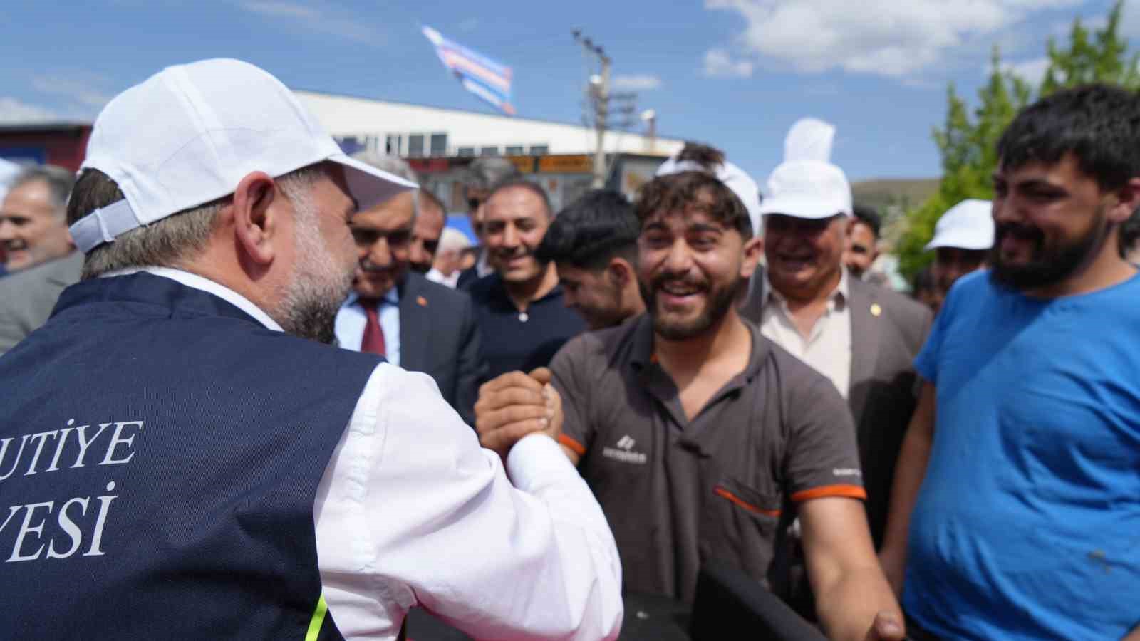 Sanayide usta, kalfa ve çıraklar bileklerini konuşturdu 