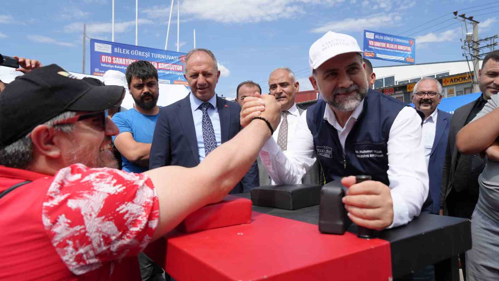 Sanayide usta, kalfa ve çıraklar bileklerini konuşturdu 