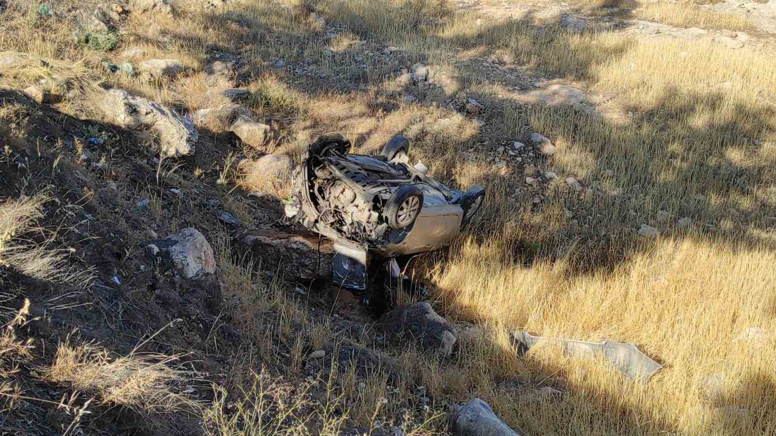 Şanlıurfa’da işçi servisi ile otomobil çarpıştı: 12 yaralı 