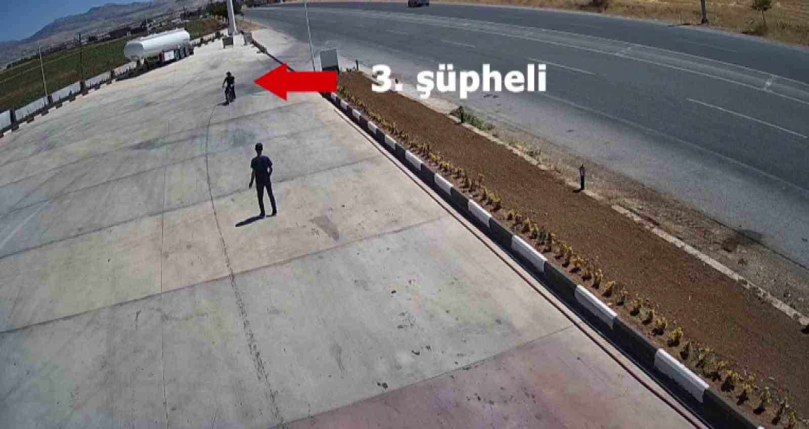 Uyuşturucu operasyonu kameralara yansıdı 