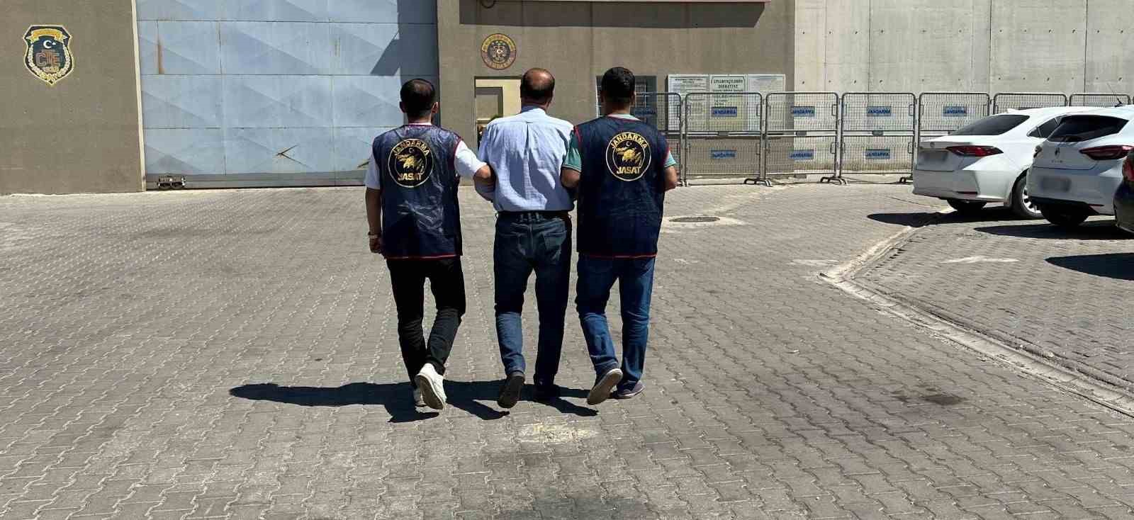 Kesinleşmiş hapis cezasıyla aranan 2 şahıs yakalandı 