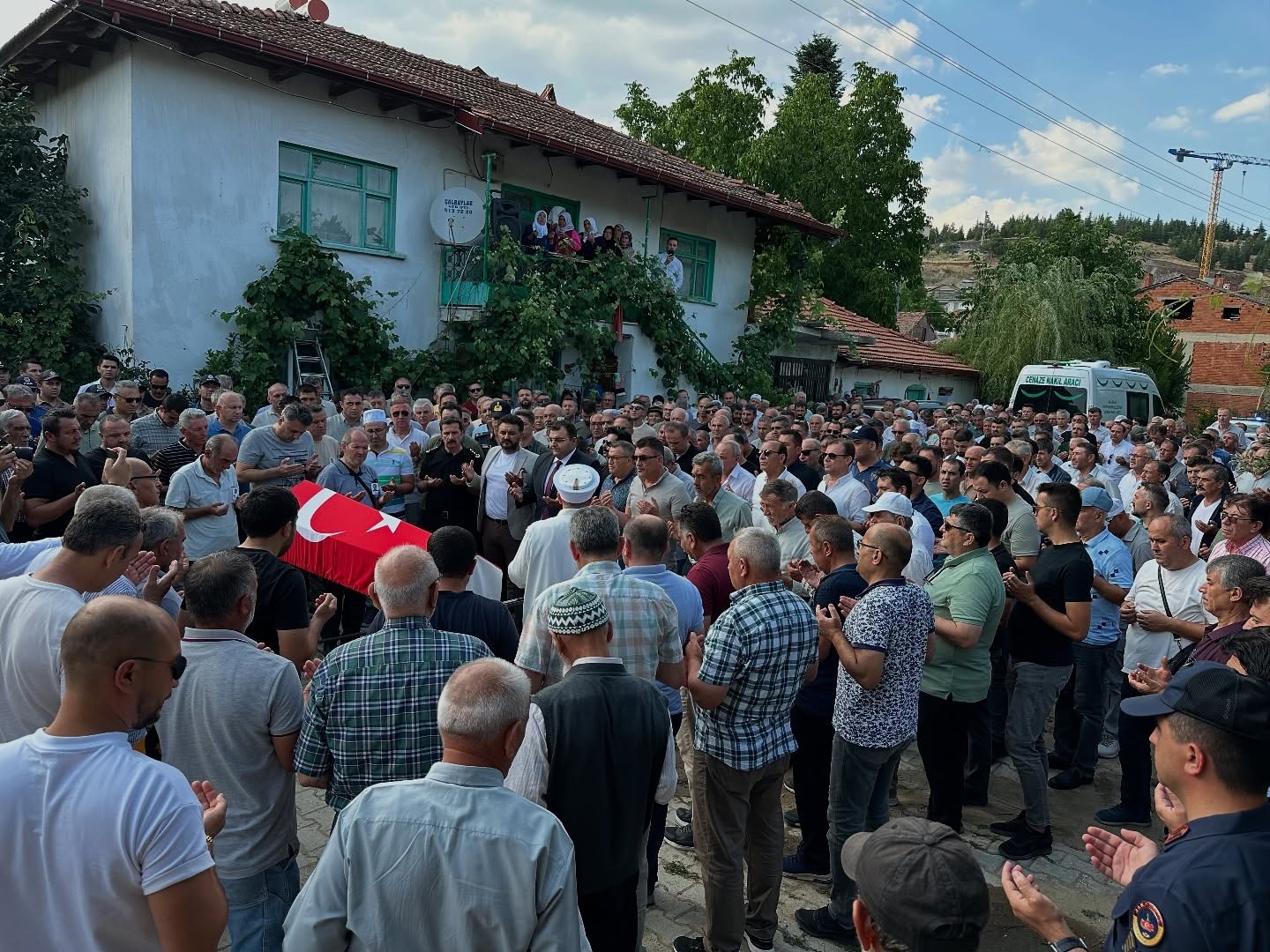 Balıkesir’de kalp krizi sonucu vefat eden polis Simav’da toprağa verildi 