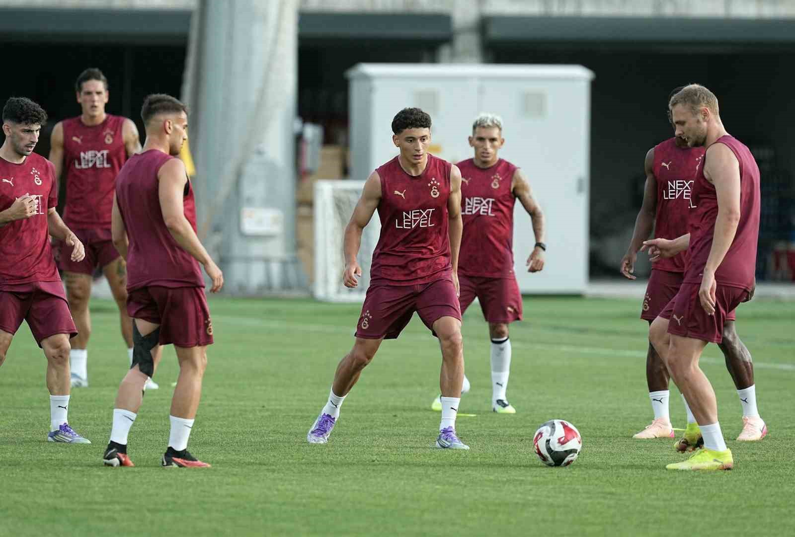 Galatasaray günü çift idmanla tamamladı 