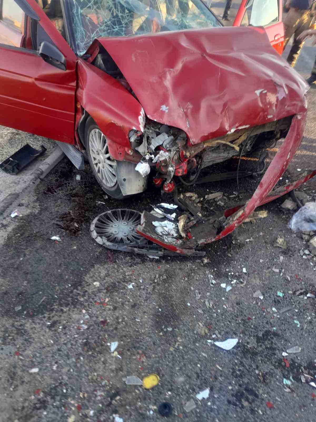 Ankara’da otomobil işçi servisine arkadan çarptı: 1 ölü, 12 yaralı 