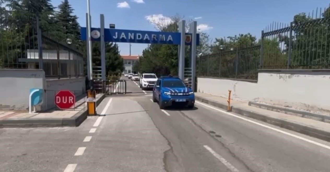 Jandarmadan motosikletlere şok uygulama 