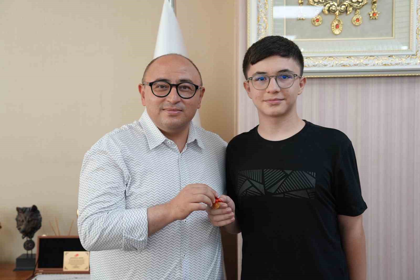 Erdemli Belediyesi Kurs Merkezi LGS’de iki Türkiye birincisi çıkardı 