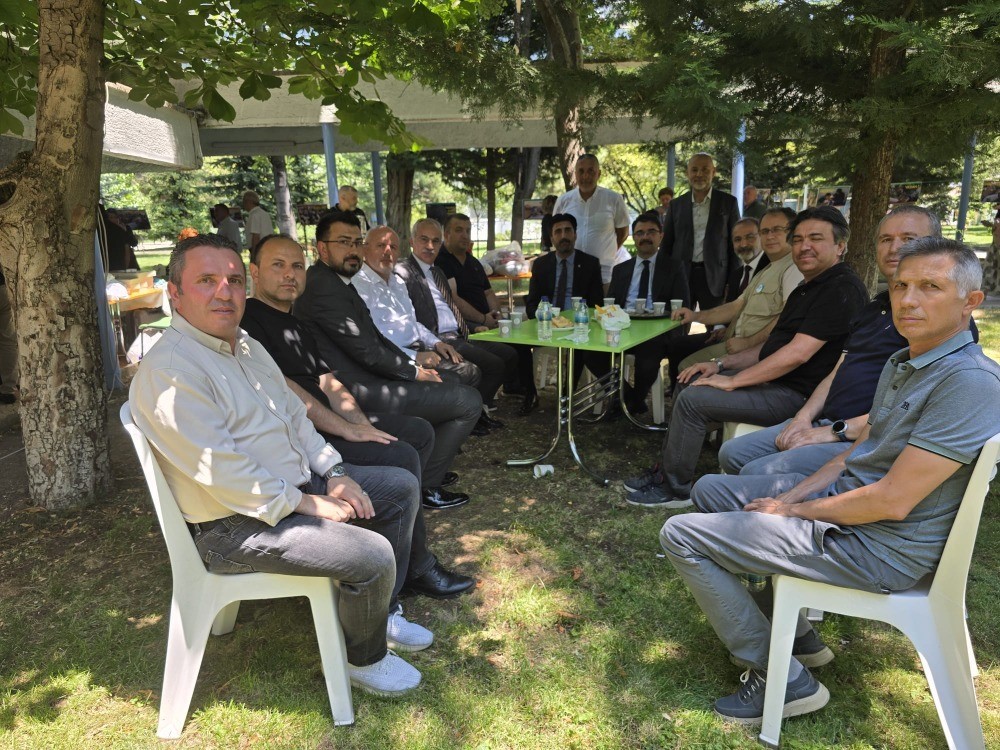 MEB yerleşkesinde Gazze yardım sergisi düzenlendi 