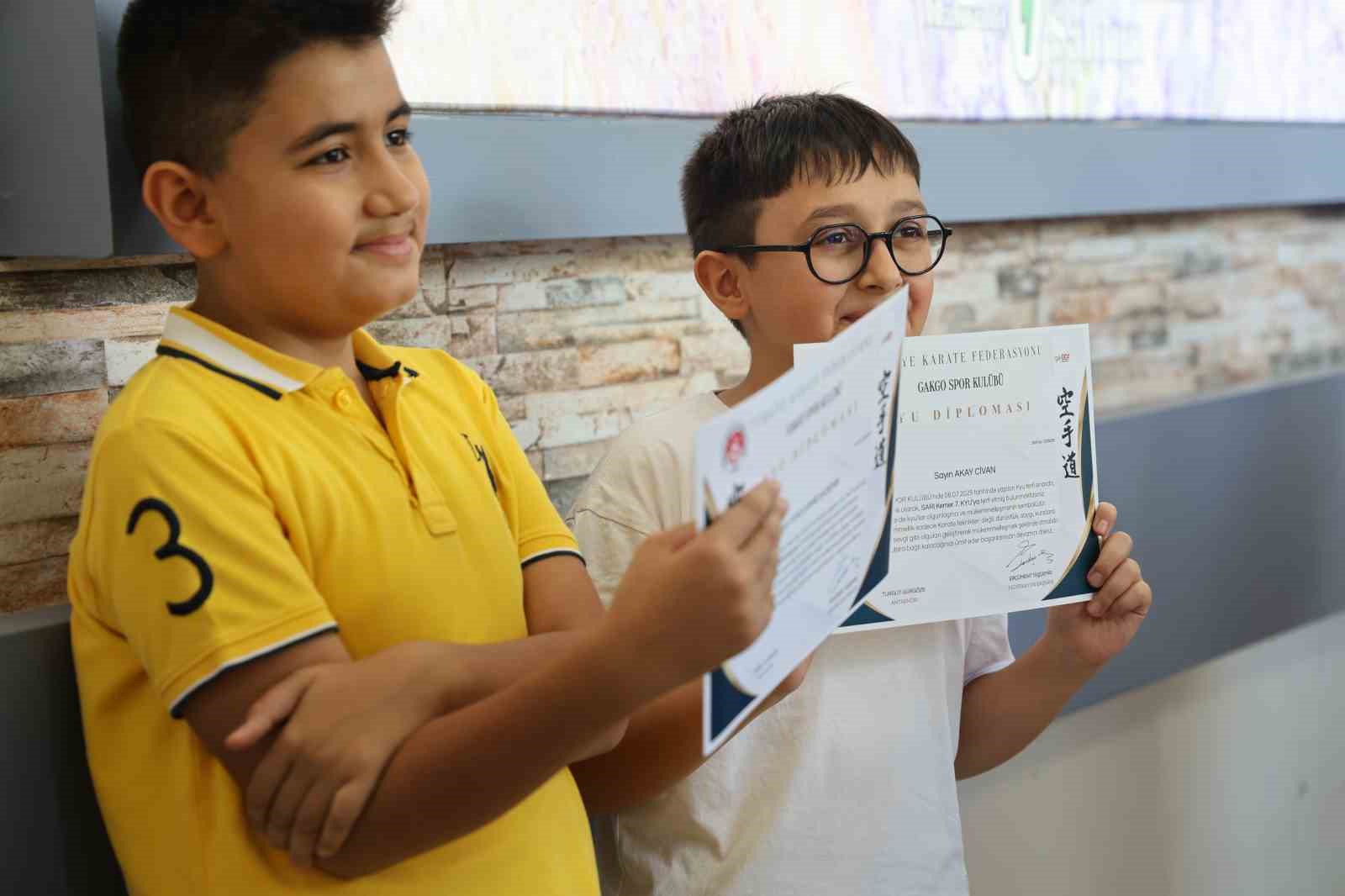 Gakgo Spor Kulübü’nde başarı gösteren 67 sporcuya sertifikaları verildi 