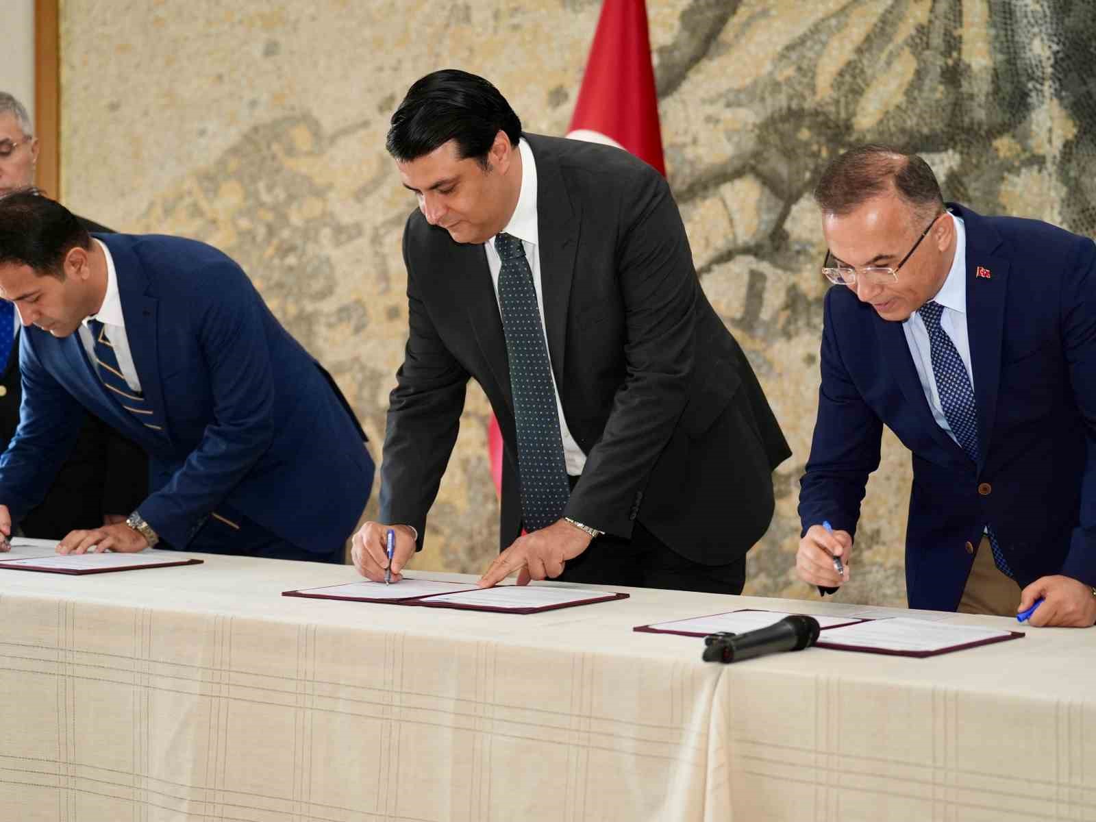 Başkan Yılmaz’dan Dülük Antik Kenti kazı çalışmalarına önemli destek 