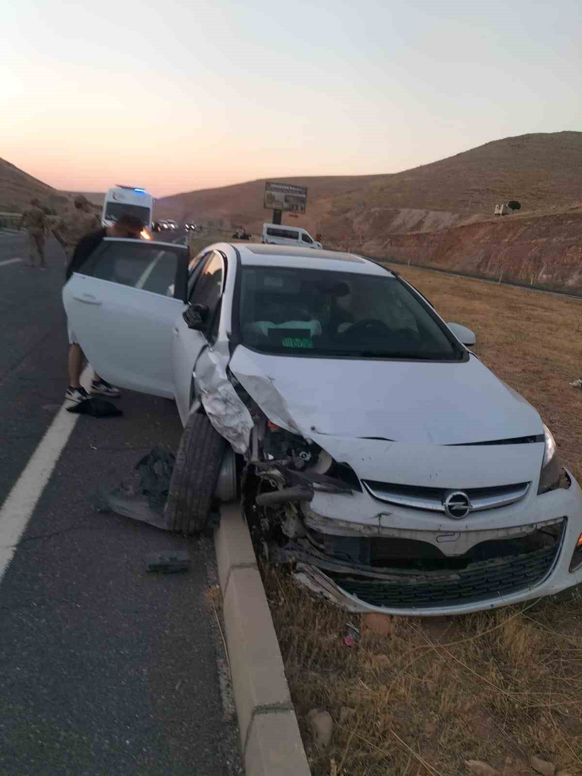 Çınar’da 2 ayrı trafik kazası: 6 yaralı 