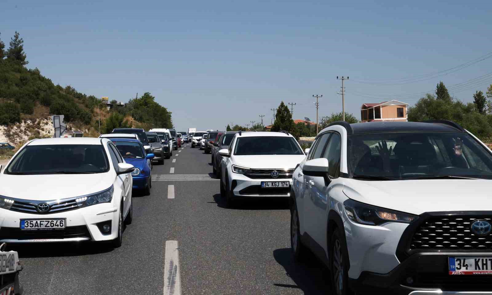Araç kuyruğunun bir ucu Aydın, diğer ucu Muğla’da 