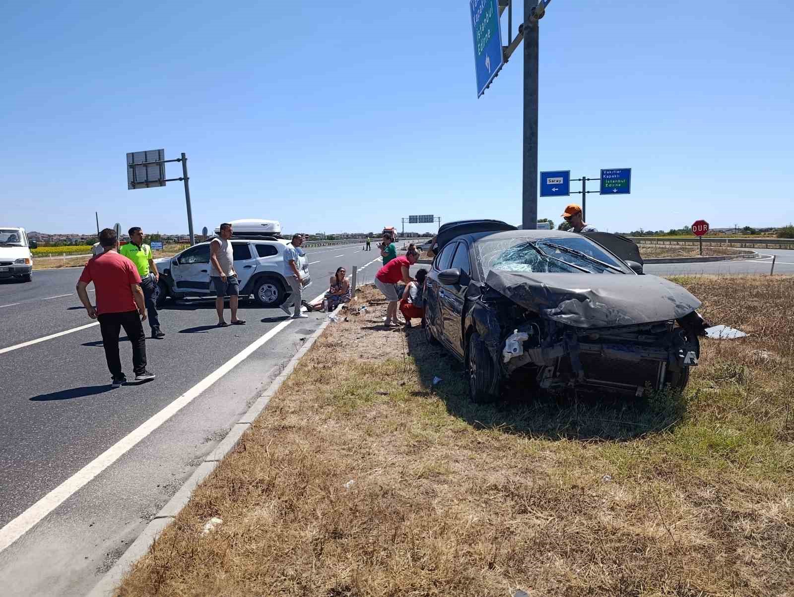 Tekirdağ’da ışık ihlali sonucu trafik kazası: 2’si çocuk, 9 yaralı