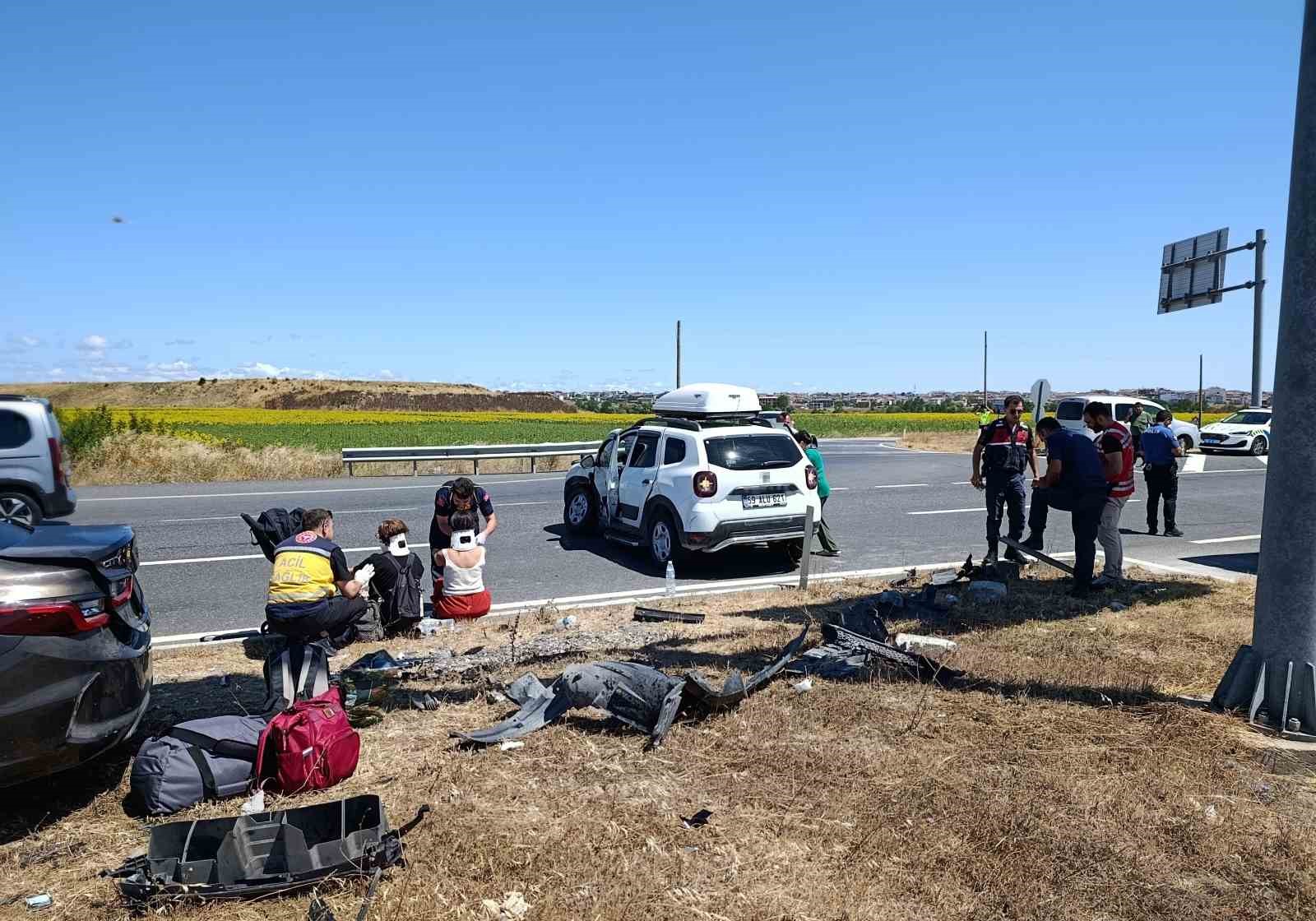 Tekirdağ’da ışık ihlali sonucu trafik kazası: 2’si çocuk, 9 yaralı 