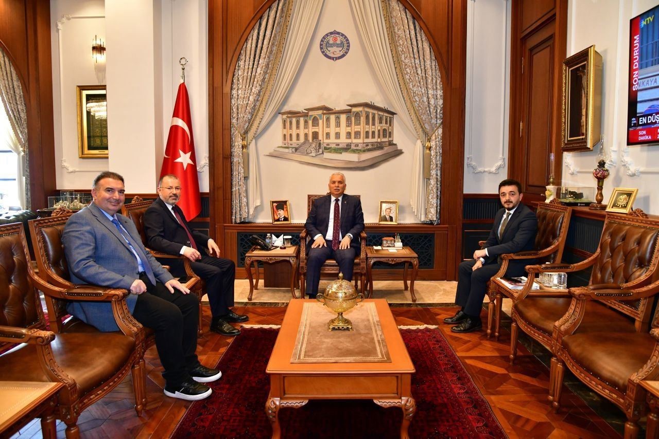 Rektör Kırışık, Trabzon’da Sosyalfest 2025 için görüşmeler gerçekleştirdi 