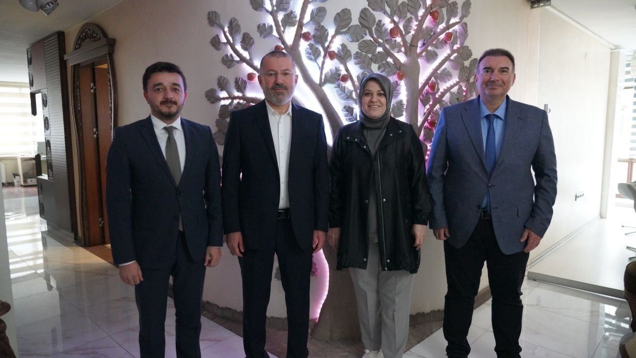 Rektör Kırışık, Trabzon’da Sosyalfest 2025 için görüşmeler gerçekleştirdi 