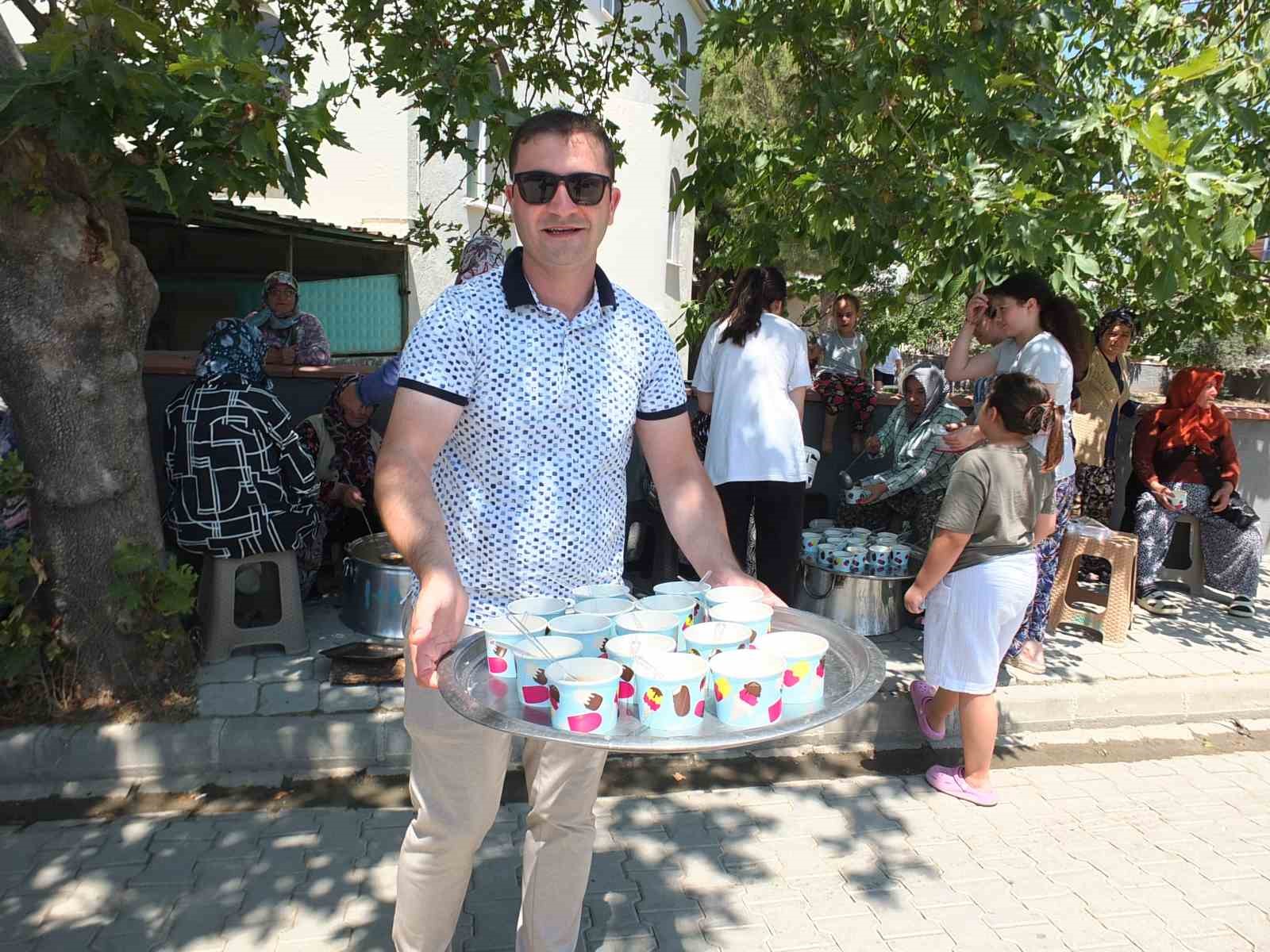 Balıkesir’de geleneksel aşure hayrı ilgi gördü 