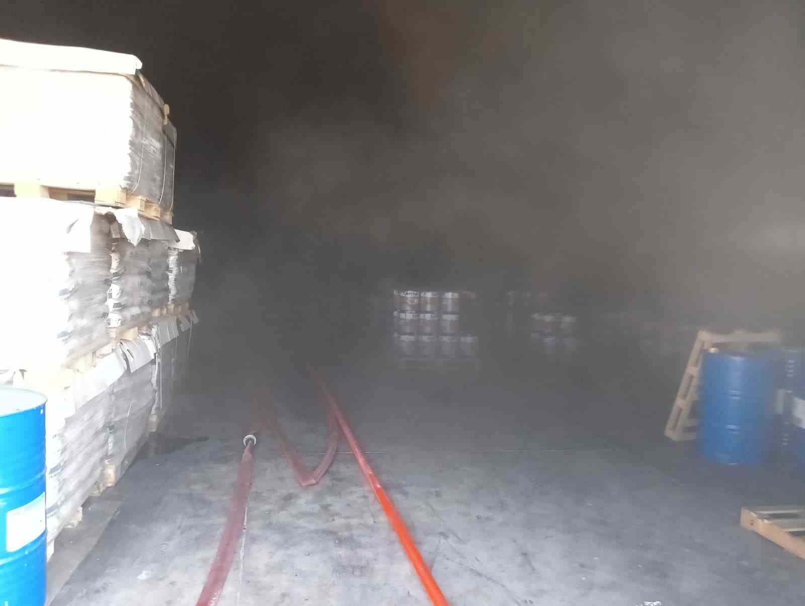 Ankara’da boya fabrikasındaki yangın kontrol altına alındı 