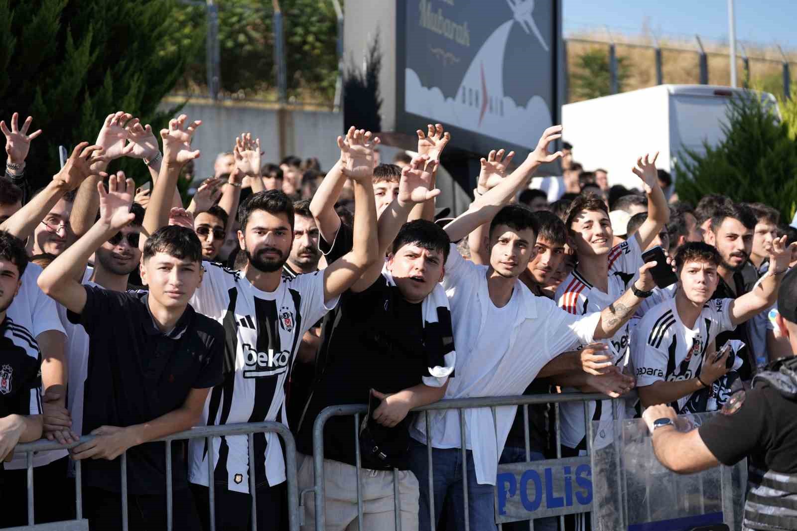 Orkun Kökçü, İstanbul’a geldi 