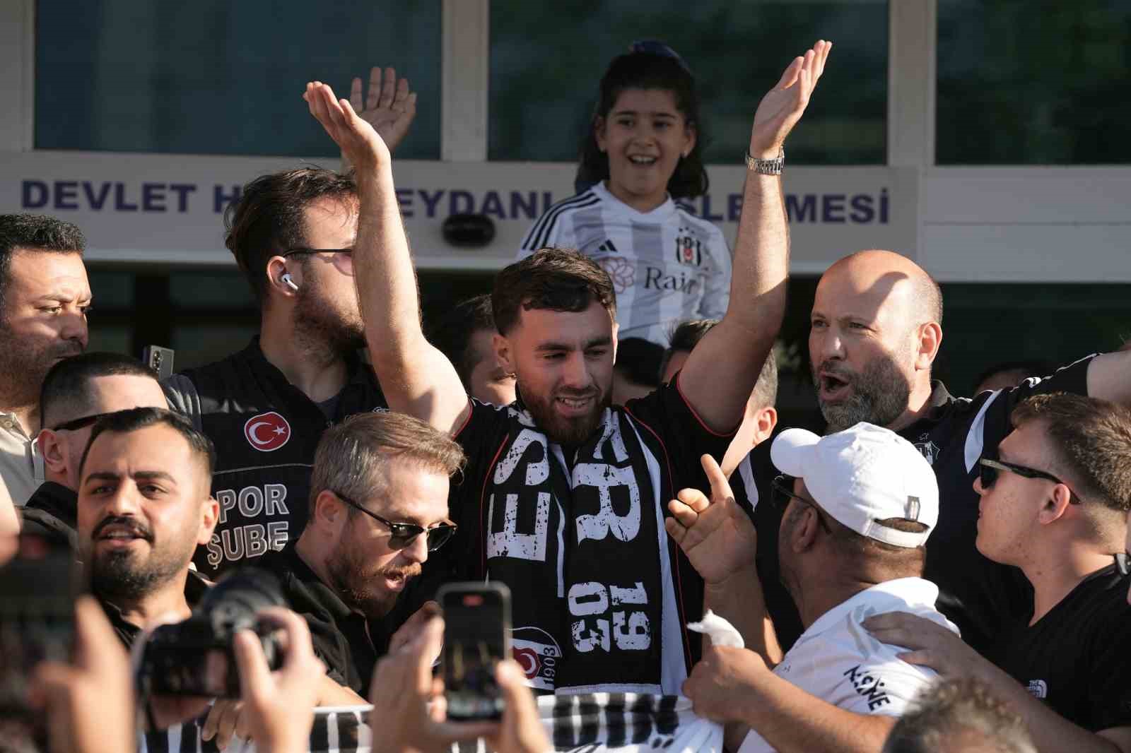 Orkun Kökçü, İstanbul’a geldi 