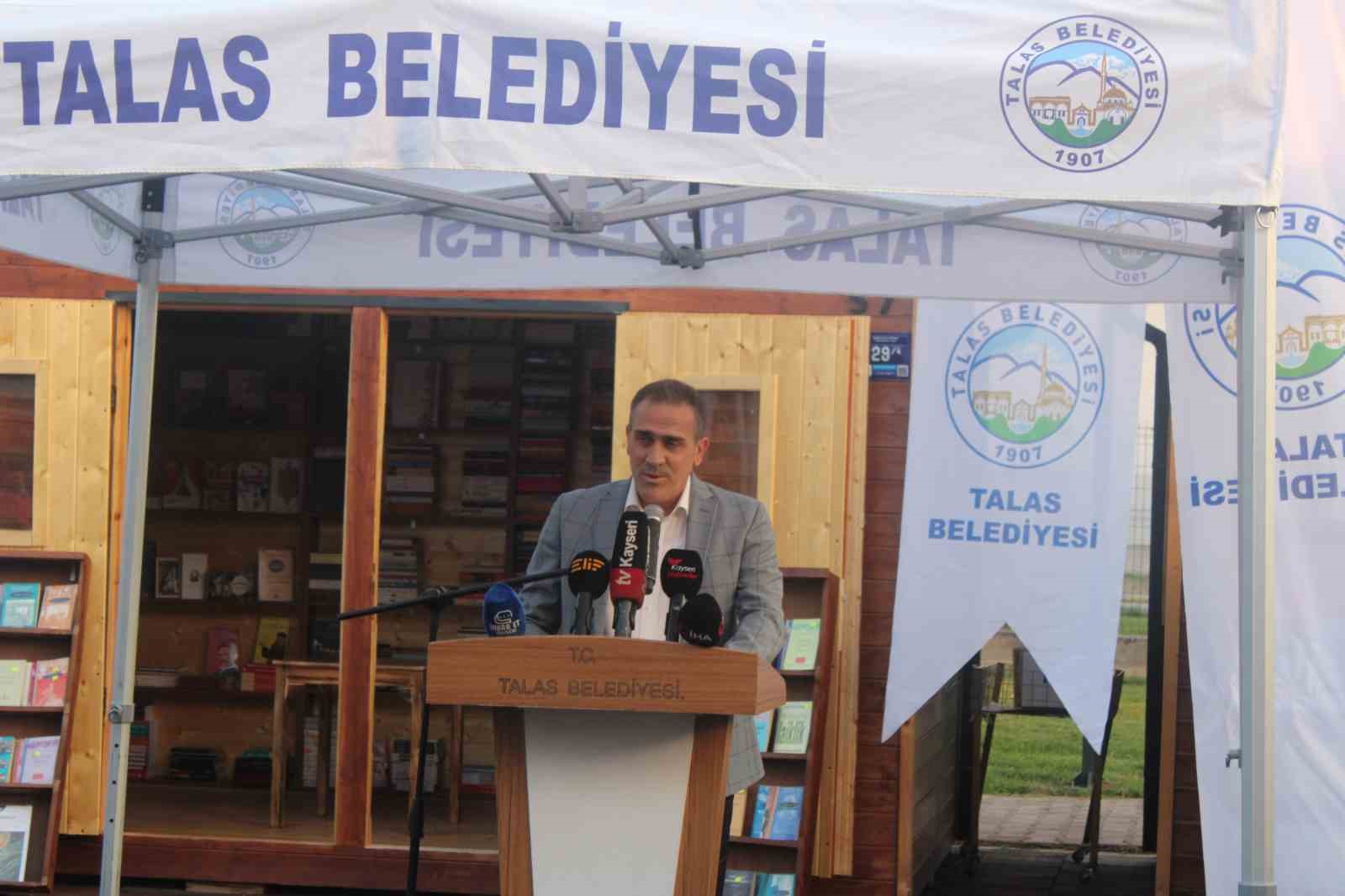 Talas’ta Sahaflar Çarşısı açıldı 
