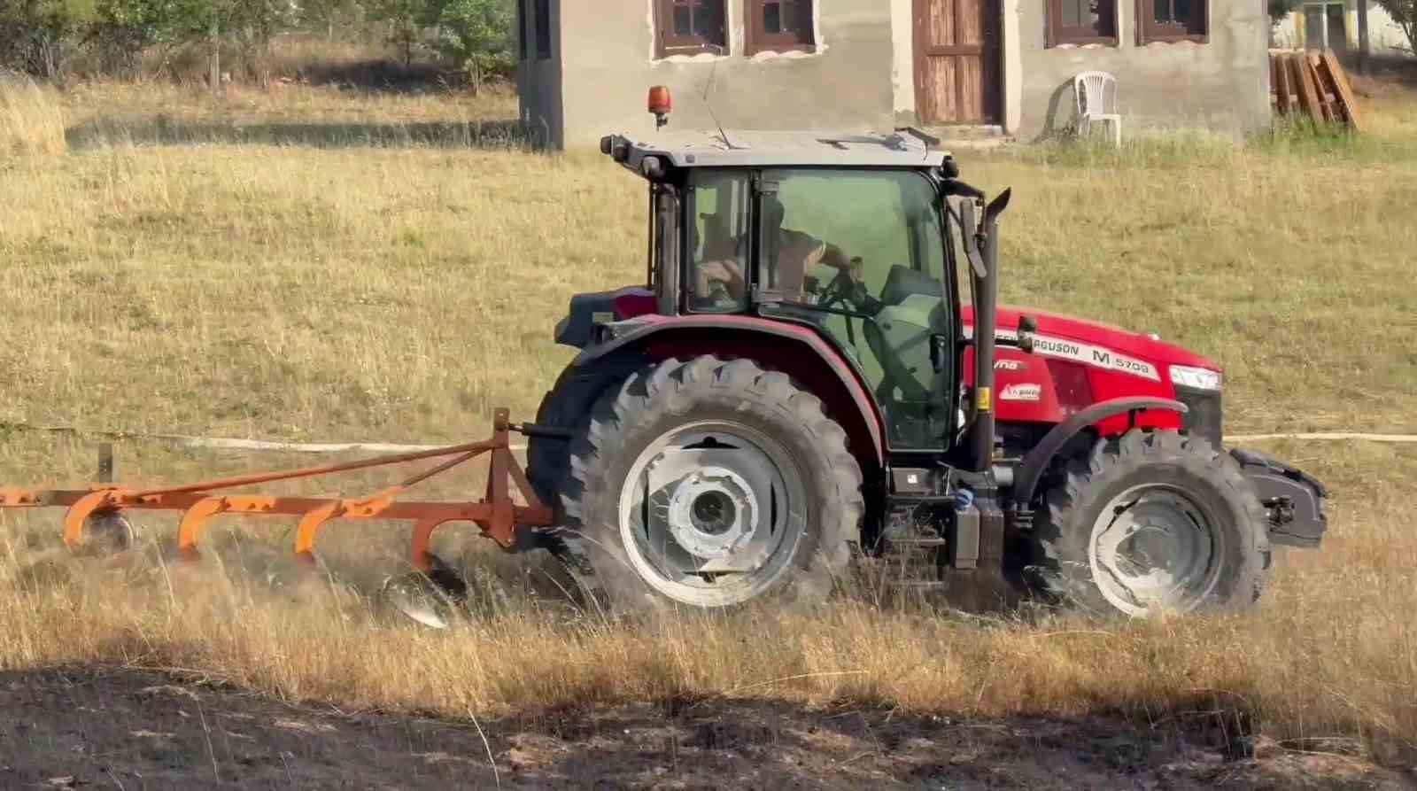 Karabük’te çıkan anız yangınında 25 dönüm alan zarar gördü 