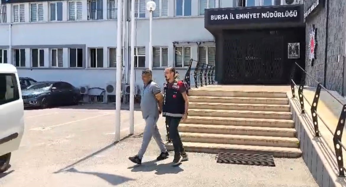 Kendisini kaymakam olarak tanıttı, sahte tören bile düzenledi 