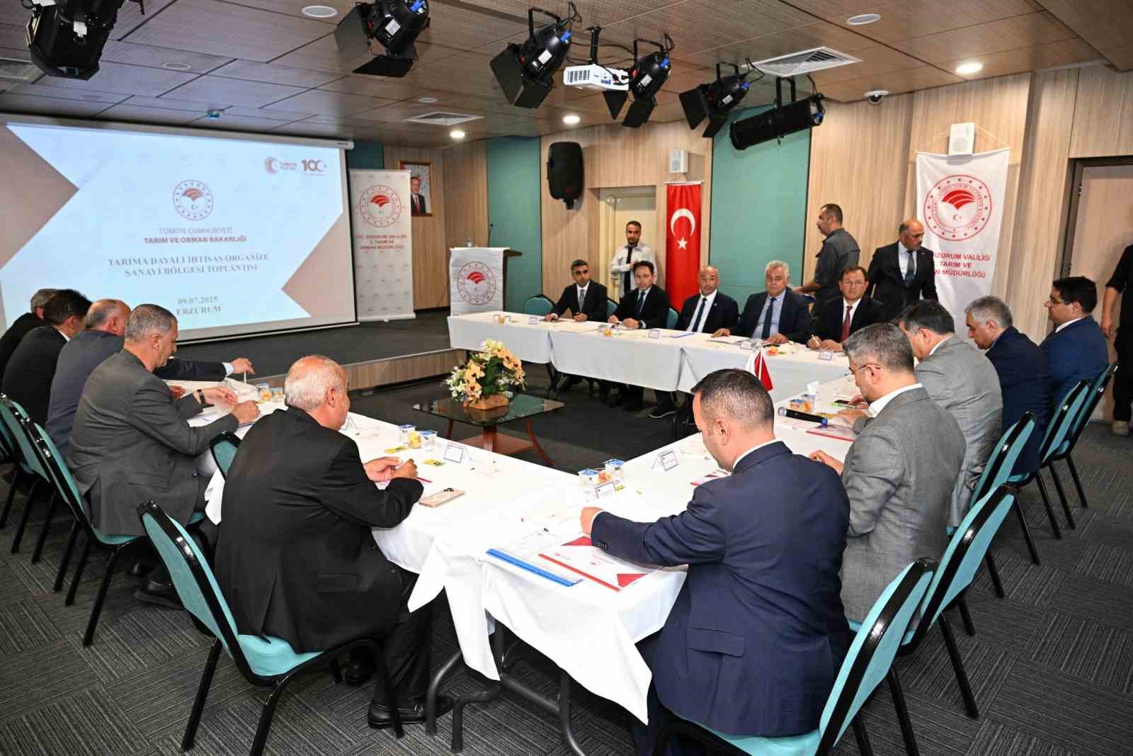 Başkan Özakalın, TDİOSB toplantısına katıldı 