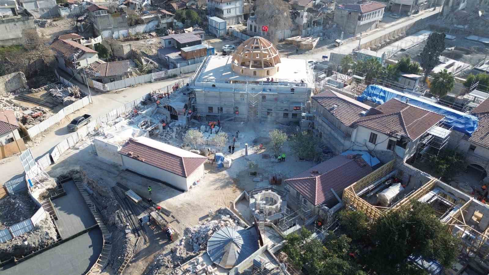 Depremde yerle bir olan Anadolu’nun ilk camisinin Eylül ayında ibadete açılması planlanıyor