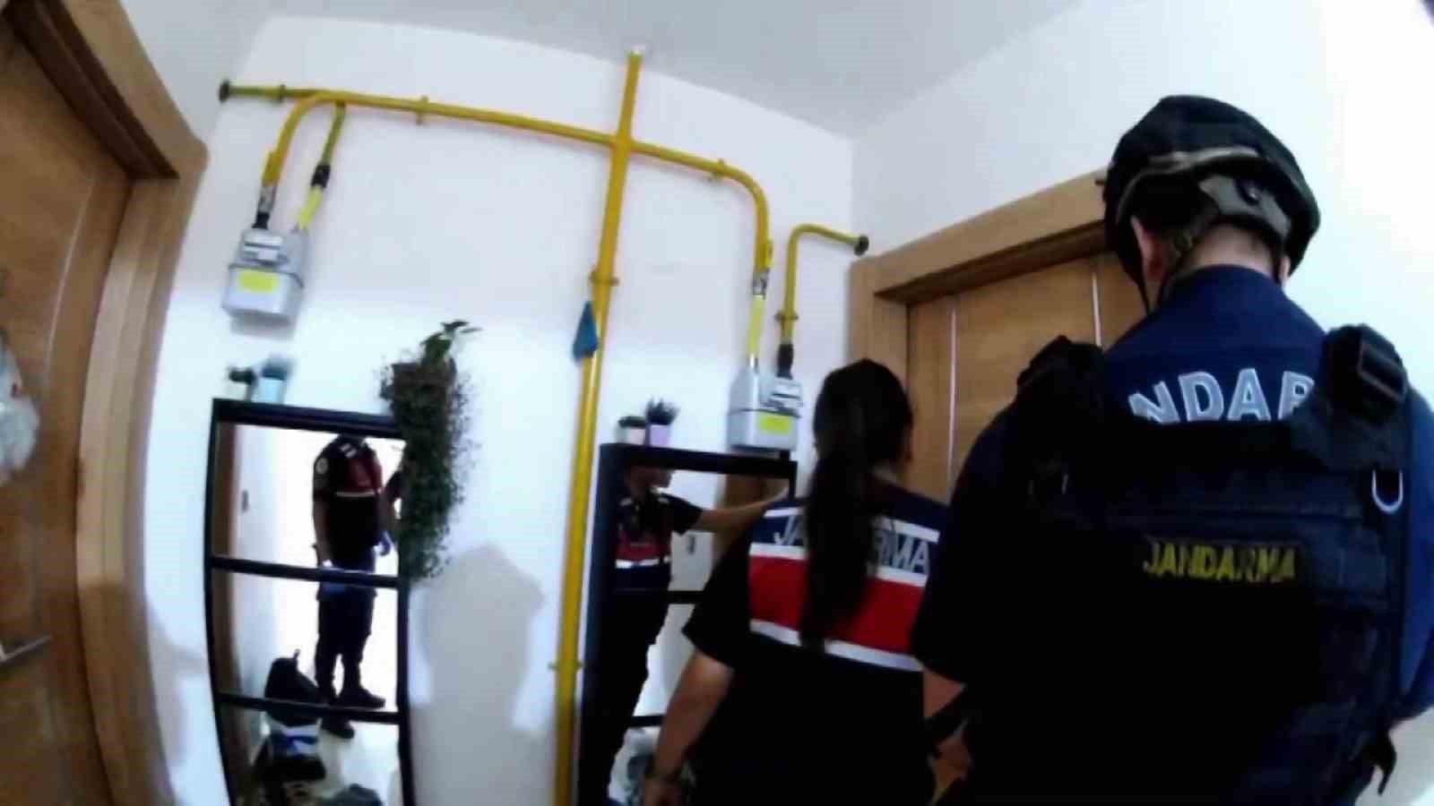 150 milyon TL’lik vurgun yapmışlardı: Dev dolandırıcılık çetesine operasyon anı kamerada 