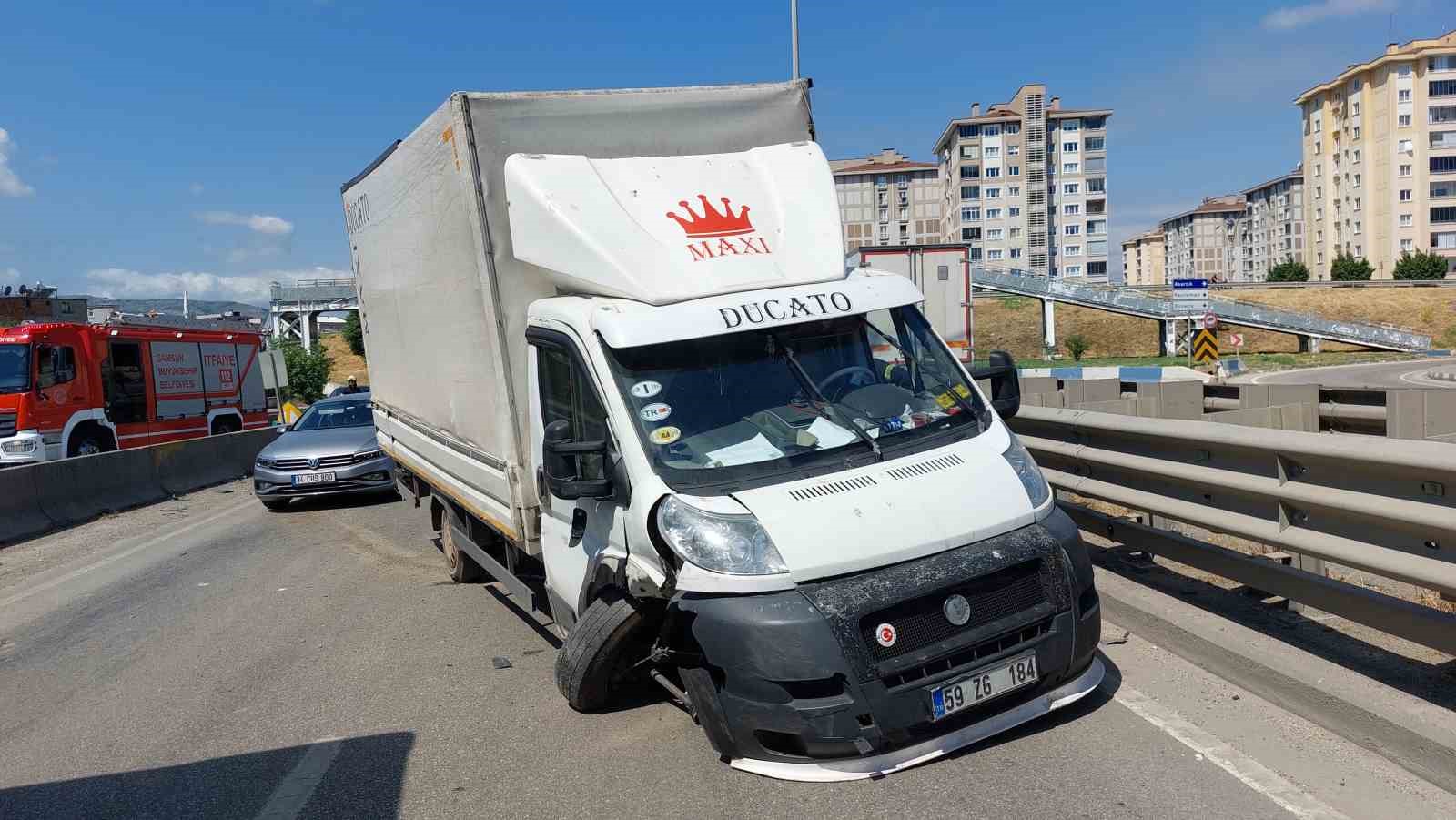 Samsun’da kamyon ile otomobil çarpıştı 