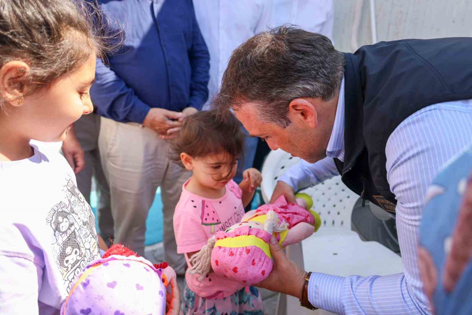 Vali Sözer’den Kaşıkçı Mahallesi’ne destek ziyareti 