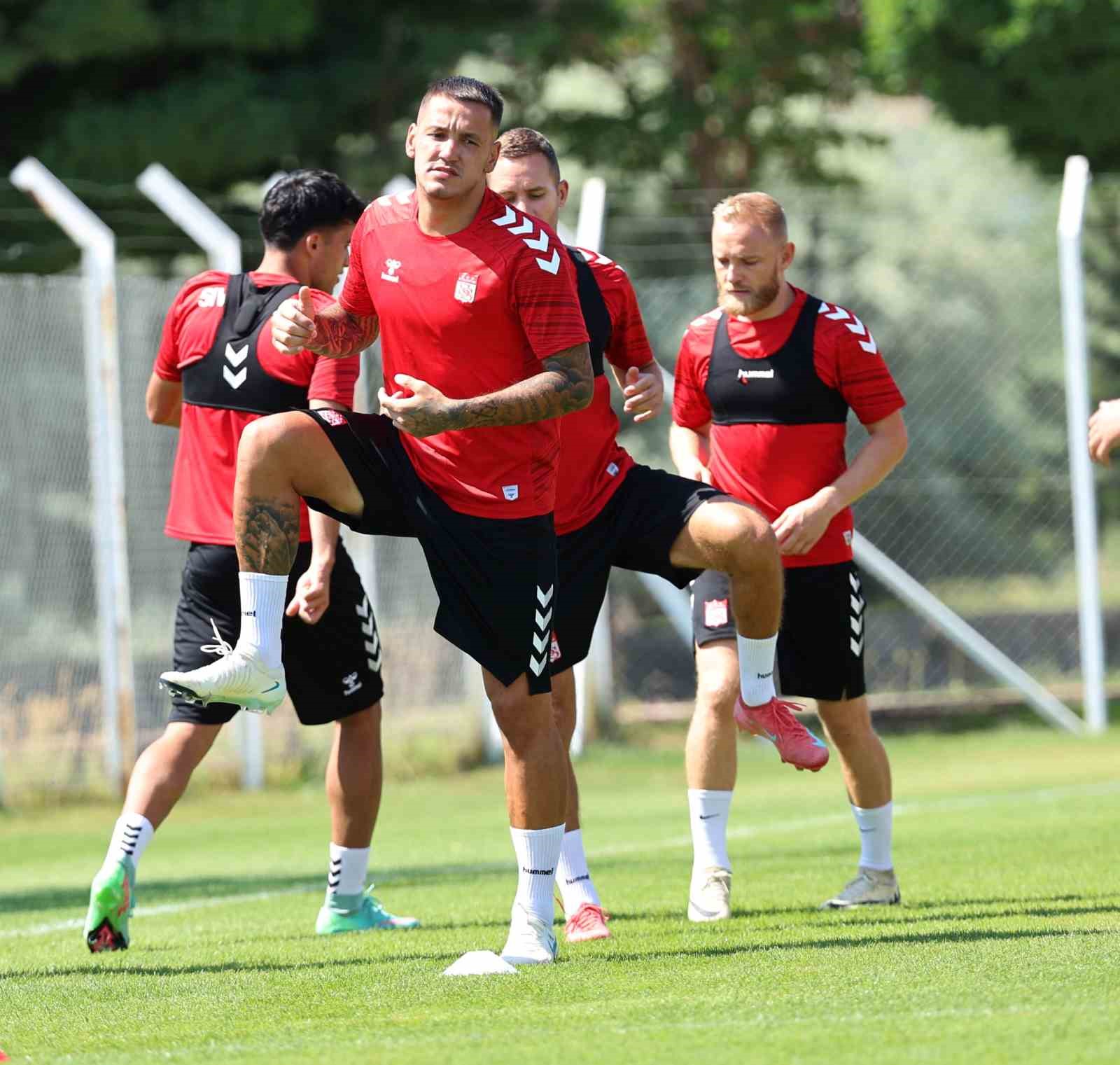 Sivasspor, yeni sezon hazırlıklarını sürdürdü 