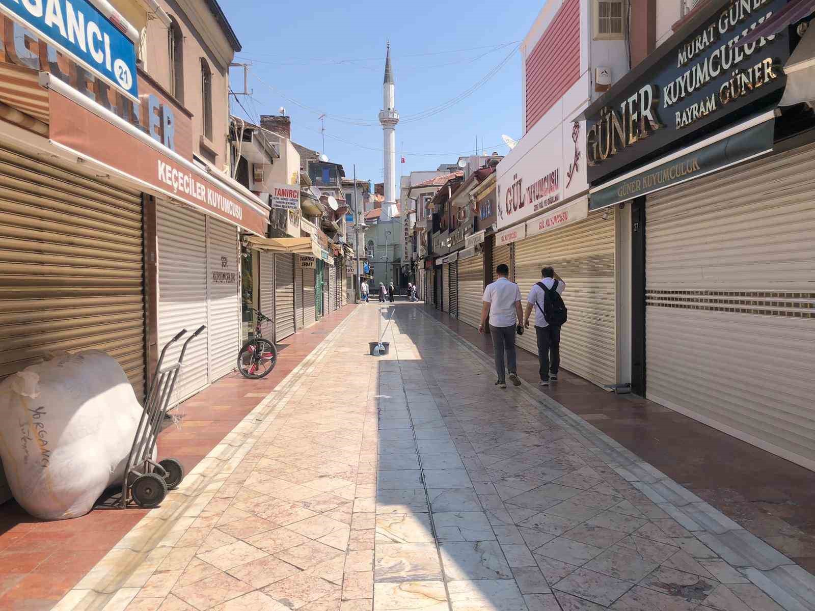 Sıcak havalarda kent merkezi boş kaldı 