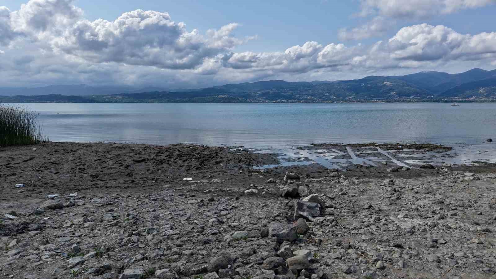 Sapanca Gölü’nde son 2 yılda 60 milyon metreküp su kaybı: Ekipler çağrıda bulundu 