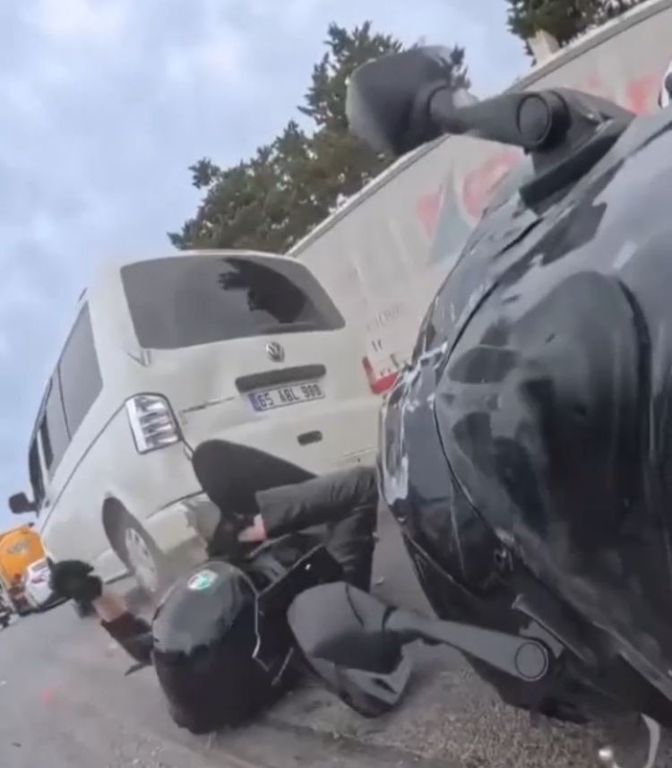Motosikletlilerin kaza anları kamerada 